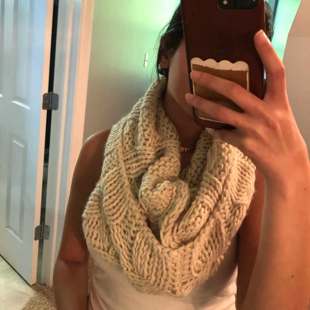 Infinity scarf